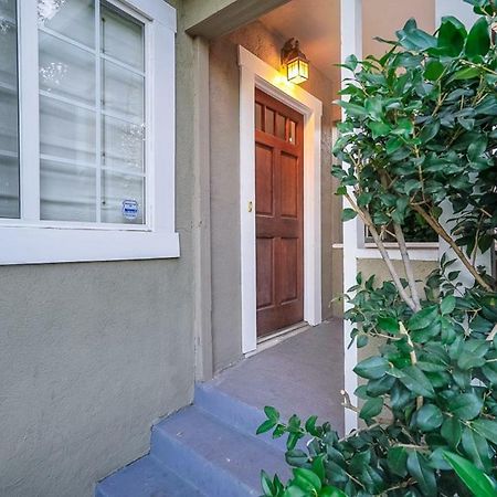 Stylish 2 Bed & 2 Bath At The Heart Of Hollywood With Free Parking - One Car Only Apartment Los Angeles Ngoại thất bức ảnh