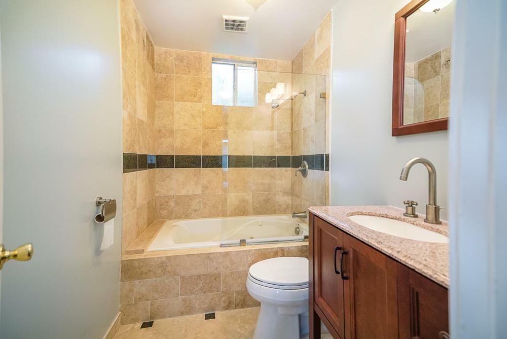 Stylish 2 Bed & 2 Bath At The Heart Of Hollywood With Free Parking - One Car Only Apartment Los Angeles Ngoại thất bức ảnh