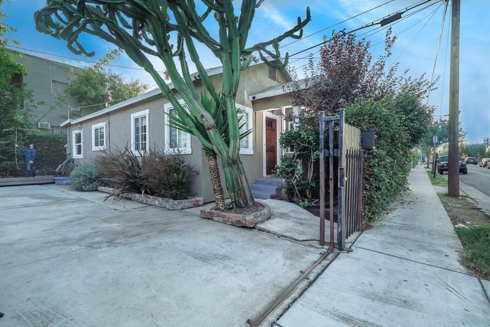 Stylish 2 Bed & 2 Bath At The Heart Of Hollywood With Free Parking - One Car Only Apartment Los Angeles Ngoại thất bức ảnh